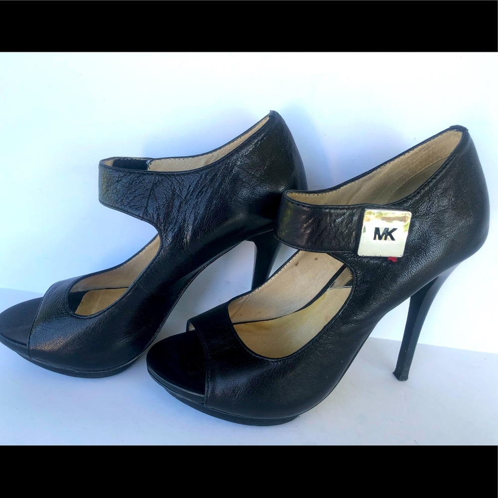 EUC Michael Kors Black Stilettos Heels Size 5.5M